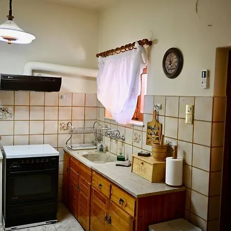 The Teacher's House Trípi