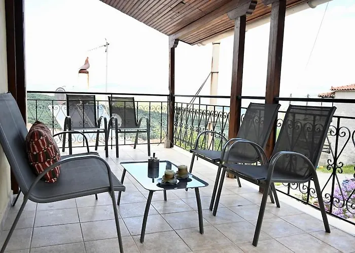 فيلة The Teacher's House